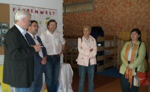 Bürgermeister Bernd Kielburger (SPD) informierte mit Architekt Frank Morlock die Gäste